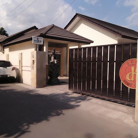 Deka Homestay Матарам Экстерьер фото